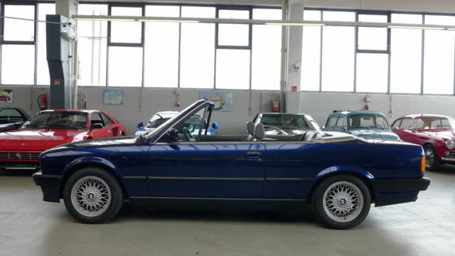 Bild 1/37 von BMW 325i (1991)