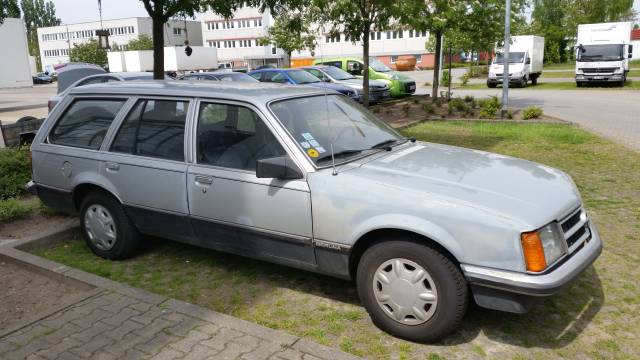 Bild 1/9 von Opel Commodore 2,5 S (1980)
