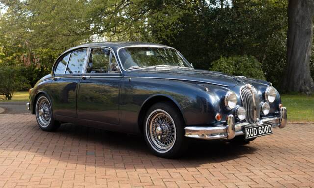 Image 1/50 of Jaguar Mk II 3.8 (1966)