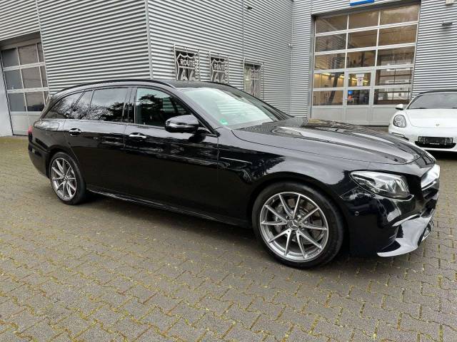 Bild 1/30 von Mercedes-Benz E 63 AMG T (2018)