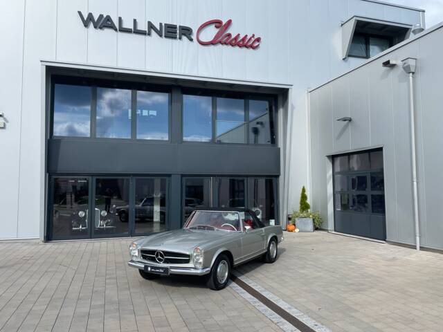 Image 1/22 de Mercedes-Benz 280 SL (1969)