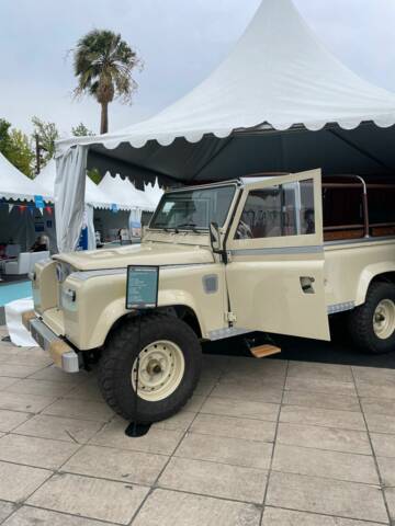 Image 1/57 of Land Rover 110 (1989)