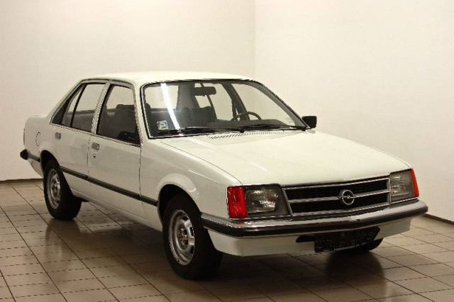 Bild 1/15 von Opel Commodore 2,5 S (1978)