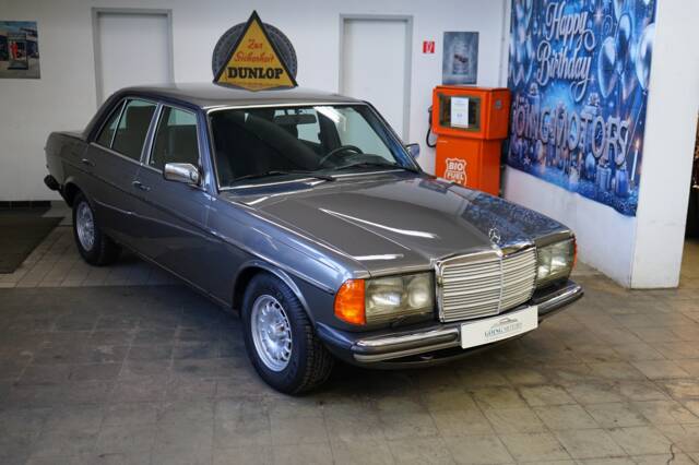 Image 1/38 of Mercedes-Benz 280 E (1982)
