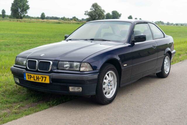 Image 1/40 of BMW 316i (1998)