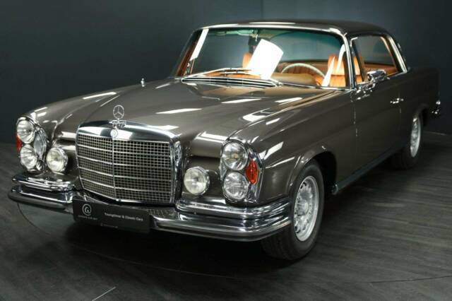 Image 1/30 de Mercedes-Benz 280 SE 3,5 (1970)