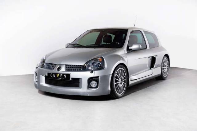 Immagine 1/23 di Renault Clio II V6 (2004)