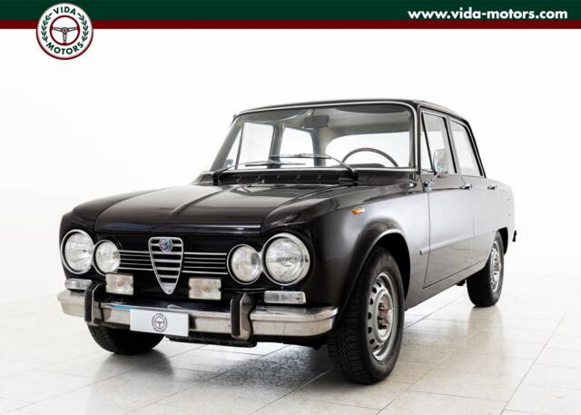Image 1/15 de Alfa Romeo Giulia Super 1.3 (1972)
