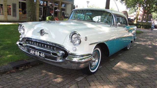 Bild 1/28 von Oldsmobile Super 88 (1955)