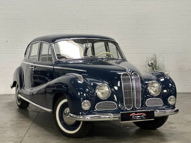 Image 1/12 de BMW 502 (1956)