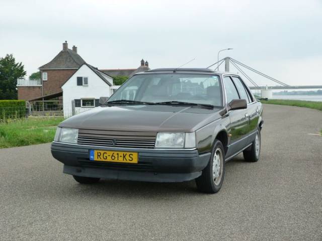 Bild 1/9 von Renault R 25 (1986)