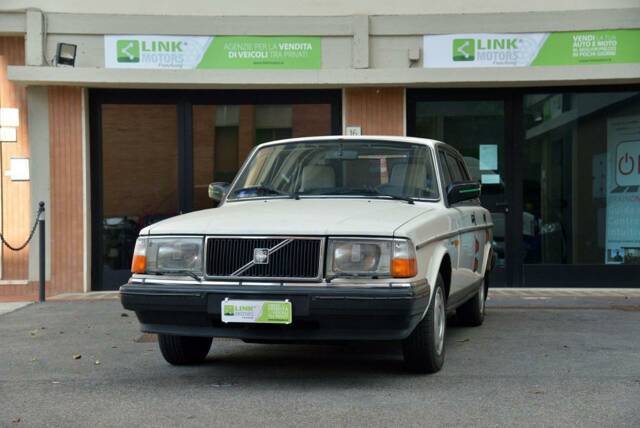 Image 1/10 of Volvo 244 GLE (1986)