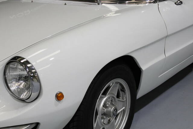 Bild 1/9 von Alfa Romeo 1750 Spider (1969)