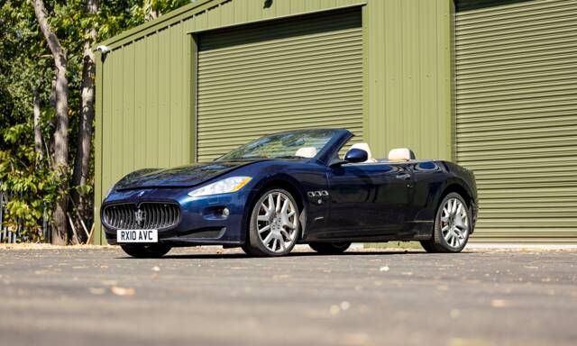 Immagine 1/36 di Maserati GranCabrio 4.7 (2010)