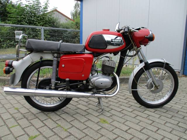 Bild 1/21 von MZ DUMMY (1974)