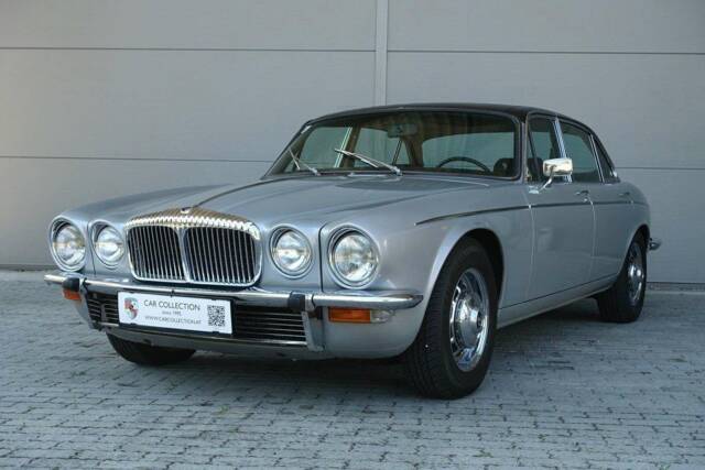 Bild 1/20 von Daimler Double Six (1976)