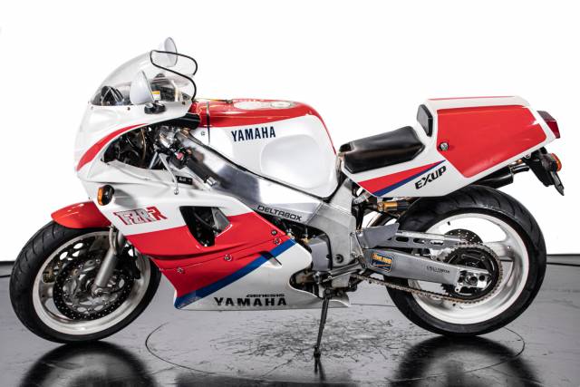 Bild 1/44 von Yamaha DUMMY (1991)