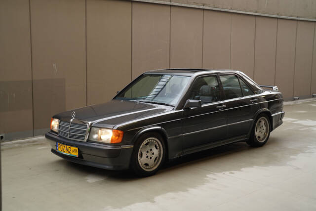 Image 1/83 of Mercedes-Benz 190 E 2.3-16 (1984)