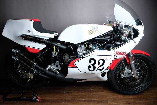 Immagine 1/12 di Yamaha DUMMY (1975)