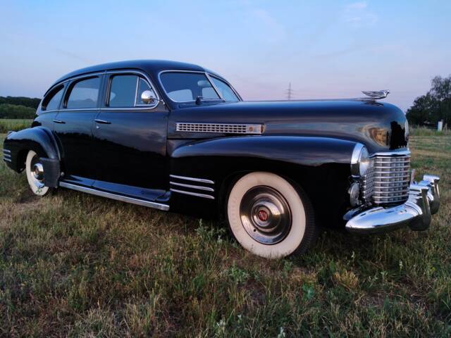 Bild 1/50 von Cadillac 61 Sedan (1941)