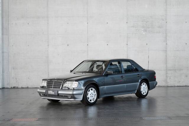 Bild 1/50 von Mercedes-Benz E 500 (1993)