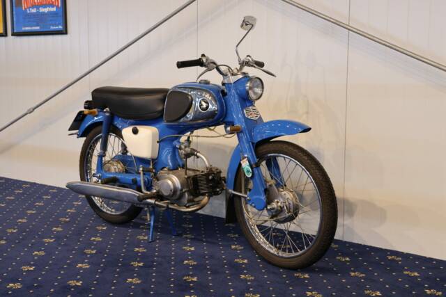 Bild 1/22 von Honda Super Cub C 110 (1900)