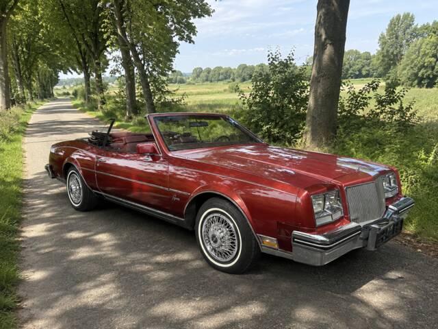 Bild 1/8 von Buick Riviera Convertible (1985)