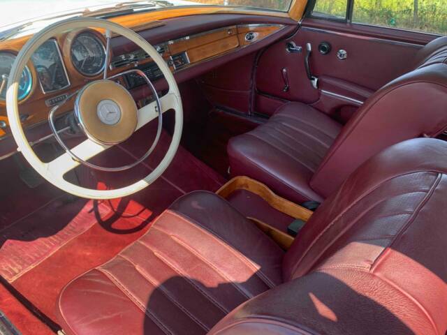 Bild 1/8 von Mercedes-Benz 220 SE b (1963)