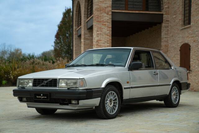 Image 1/50 of Volvo 780 Bertone 2.4 TD (1987)