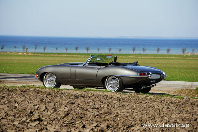 Bild 1/20 von Jaguar E-Type 4.2 (1966)