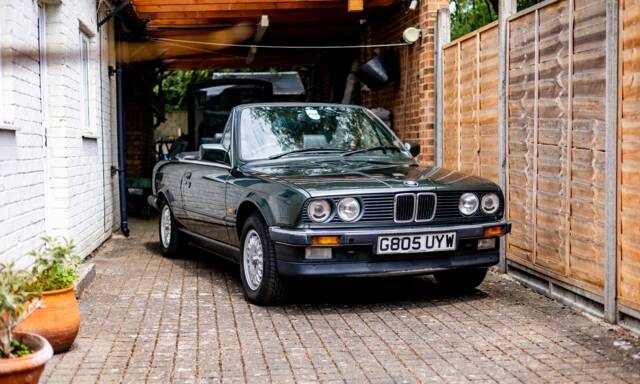 Image 1/47 of BMW 320i (1990)