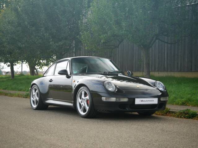 Image 1/36 de Porsche 911 Carrera 4S (1998)