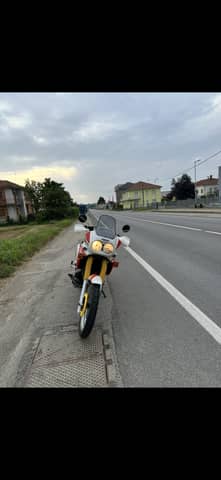 Image 1/4 of Yamaha XTZ 750 Super Ténéré (1990)