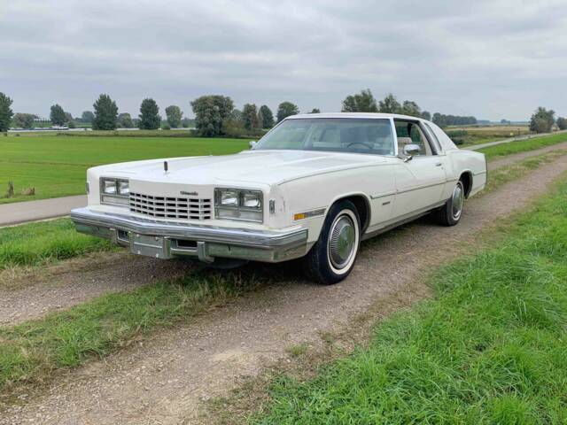 Bild 1/8 von Oldsmobile Toronado Brougham (1977)