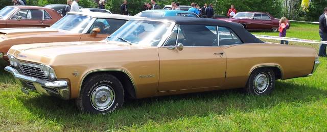 Image 1/7 of Chevrolet Impala Sport Sedan (1965)