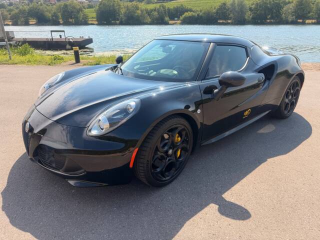 Immagine 1/16 di Alfa Romeo 4C (2016)