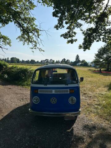 Image 1/20 of Volkswagen T2b Kombi (1974)