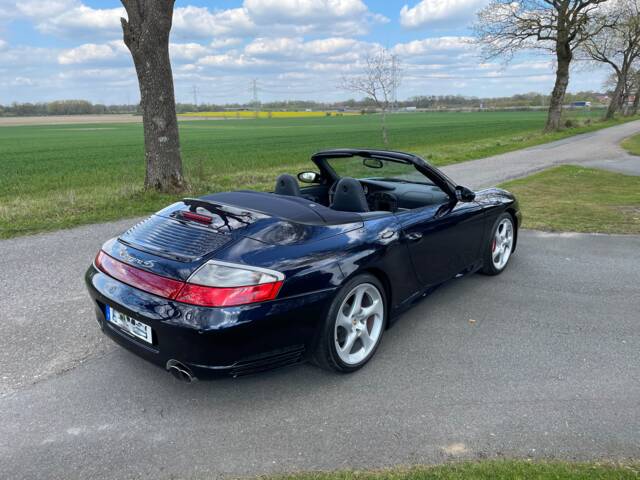 Bild 1/17 von Porsche 911 Carrera 4S (2004)