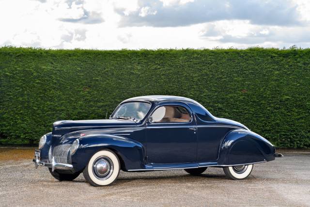Image 1/9 of Lincoln Zephyr V12 (1939)