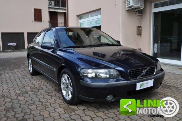 Imagen 1/19 de Volvo S60 2.4 (2001)