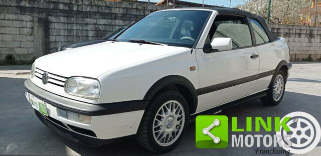 Image 1/10 of Volkswagen Golf III Cabrio 1.6 (1997)