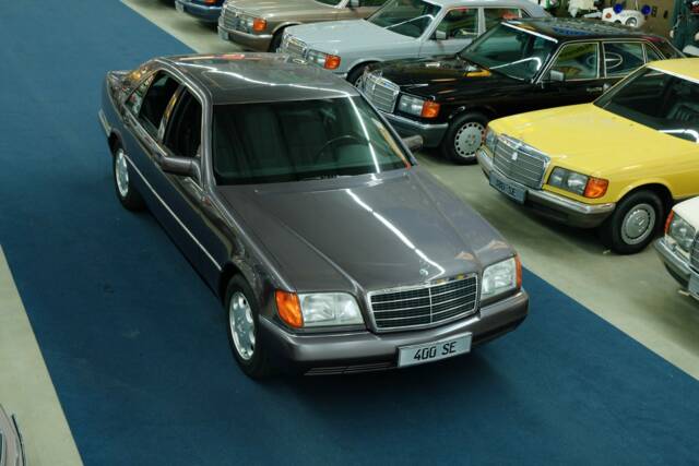 Bild 1/50 von Mercedes-Benz 400 SE (1991)