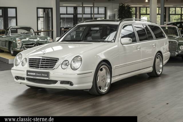 Image 1/15 of Mercedes-Benz E 55 AMG T (2001)