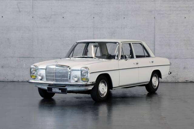 Image 1/23 of Mercedes-Benz 220 (1968)