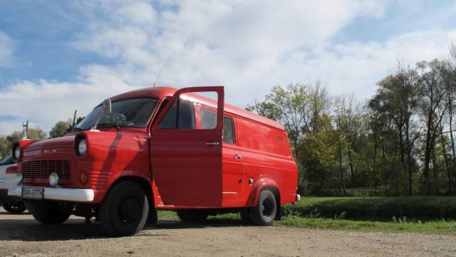 Image 1/15 of Ford Transit (1977)