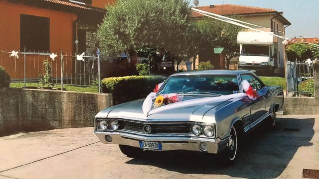 Image 1/25 of Buick Wildcat Sport Coupe (1965)