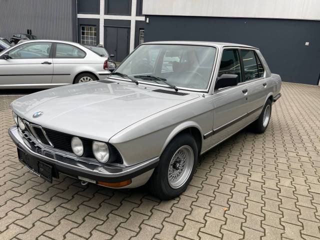 Image 1/23 of BMW 528i (1983)