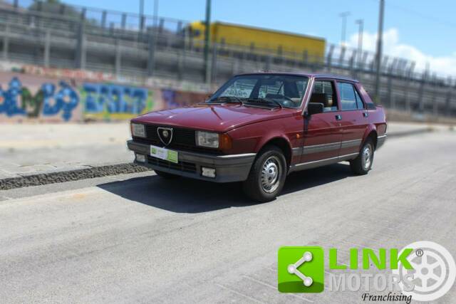 Imagen 1/10 de Alfa Romeo Giulietta 1.6 (1984)