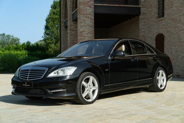 Immagine 1/50 di Mercedes-Benz S 350 CDI BlueEFFICIENCY L (2011)