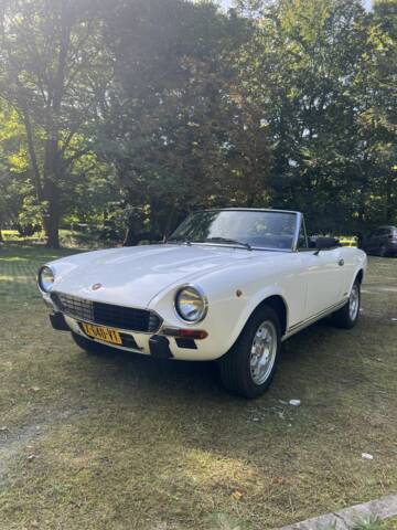 Image 1/8 of FIAT 124 Spider CS2 (1979)
